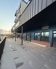 1000-1018 Venture Way, Gibsons, BC à louer Photo de l’immeuble– Image 1 sur 1