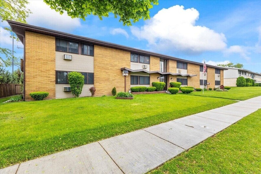 4641 S Howell Ave, Milwaukee, WI à vendre - Photo de l’immeuble – Image 2 sur 6