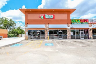 1427 Bandera Rd, San Antonio, TX à louer Photo de l’immeuble– Image 1 sur 48