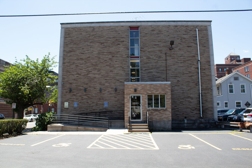 1423 Chapel St, New Haven, CT à louer - Photo de l’immeuble – Image 3 sur 10