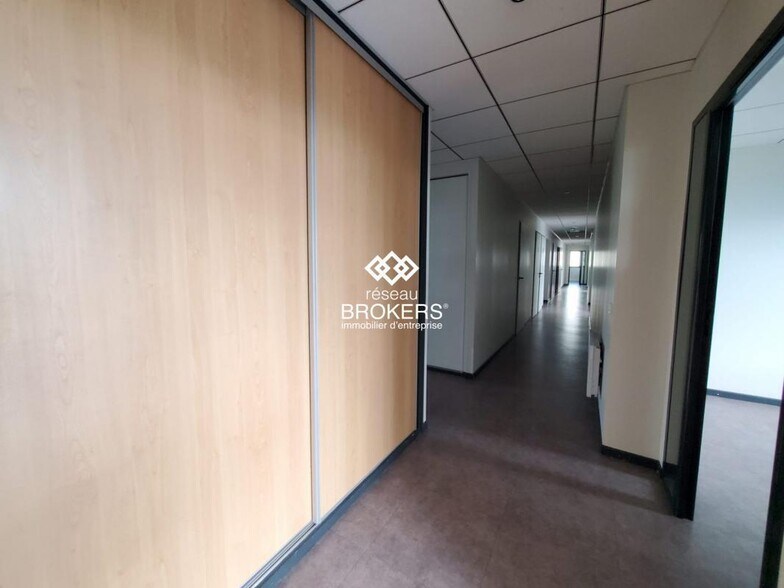 Bureau dans Annecy à louer - Photo de l’immeuble – Image 2 sur 14