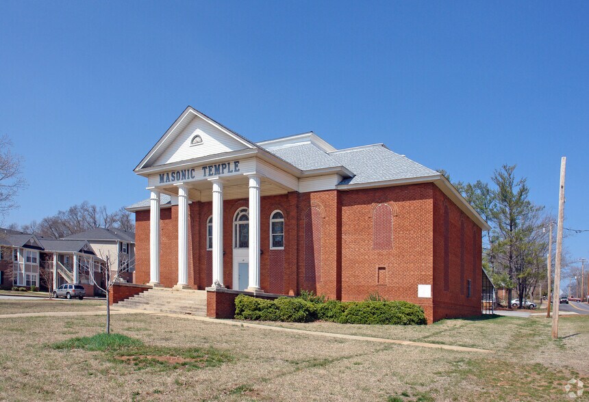 439 NE Main St, Easley, SC à vendre - Photo de l’immeuble – Image 2 sur 17