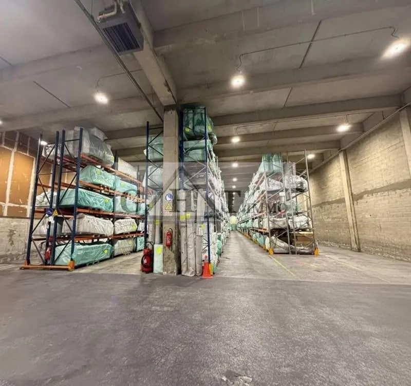 Industriel/Logistique dans Sarcelles à vendre Photo intérieure– Image 1 sur 6