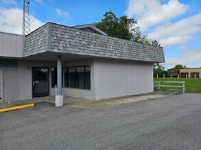 515 E Vienna St, Anna, IL à louer Photo de l’immeuble– Image 1 sur 4