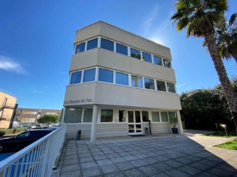 Bureau dans Villeneuve-Loubet à louer - Photo de l’immeuble – Image 3 sur 12