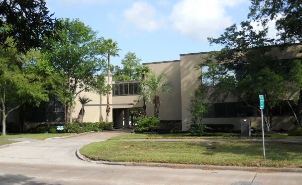 1801 Kingwood Dr, Kingwood, TX à louer Photo de l’immeuble– Image 1 sur 3