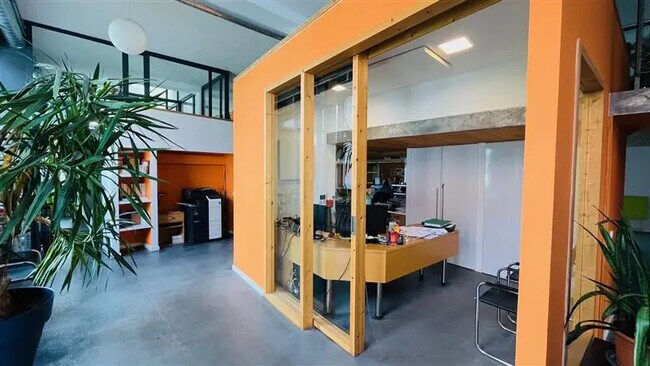 Plus de détails pour Bureau à louer