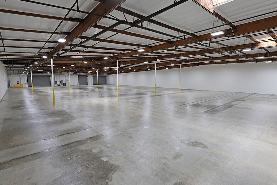 15148 Bledsoe St, Sylmar, CA à louer - Photo de l’immeuble – Image 3 sur 7