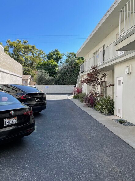 2346 Westwood Blvd, Los Angeles, CA à louer - Photo de l’immeuble – Image 3 sur 6
