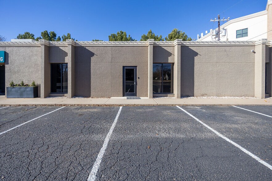 2222 Indiana Ave, Lubbock, TX à louer - Photo de l’immeuble – Image 2 sur 4