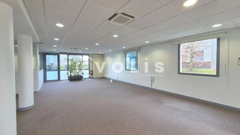 Bureau dans Magny-le-Hongre à vendre Photo intérieure– Image 1 sur 15