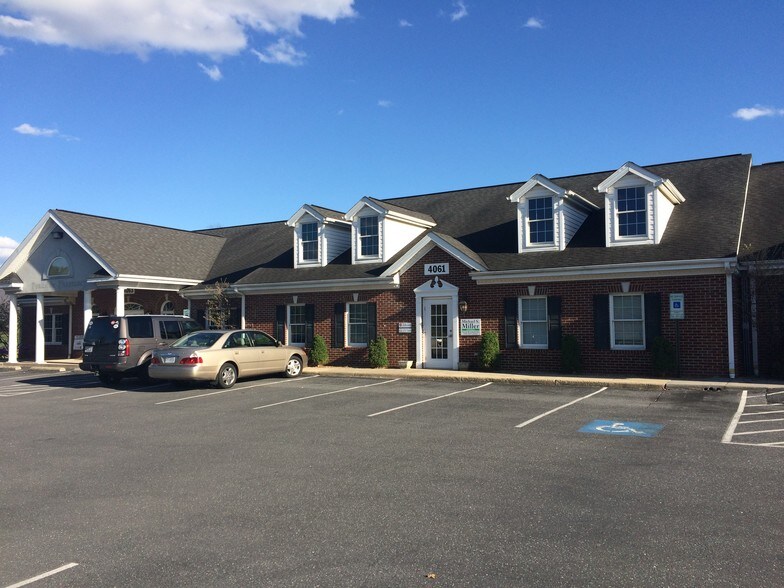 4057-4063 Quarles Ct, Harrisonburg, VA à louer - Photo principale – Image 1 sur 16