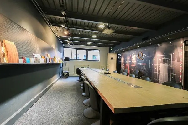 Bureau dans Clichy à louer - Photo de l’immeuble – Image 2 sur 15