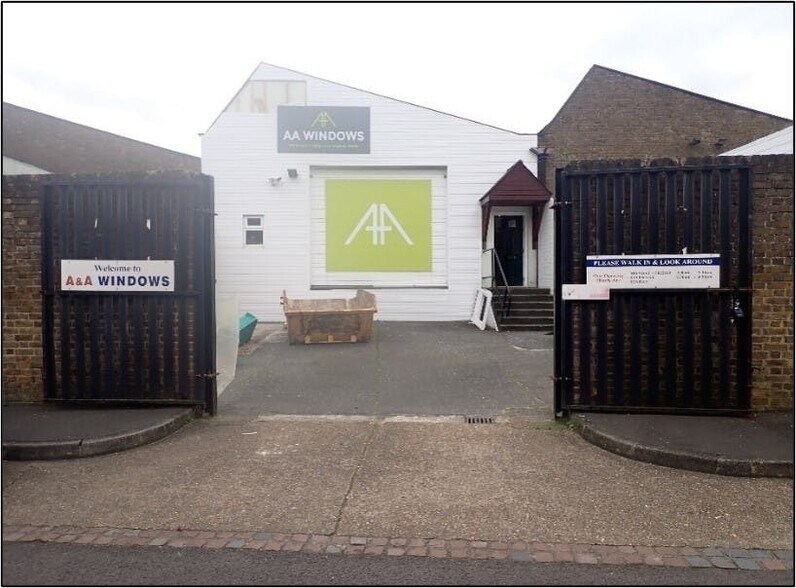 The Fairway, Harlow à louer - Photo de l’immeuble – Image 3 sur 3