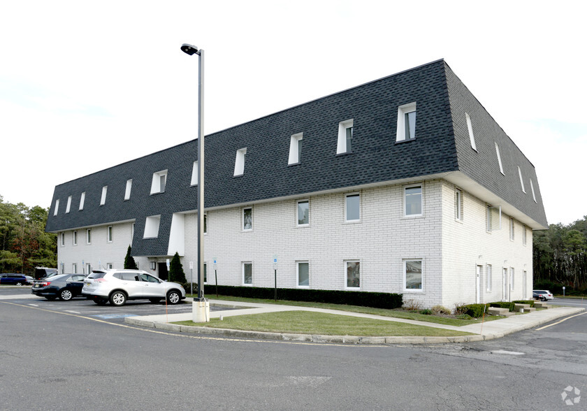 525 Route 70, Brick, NJ à louer - Photo de l’immeuble – Image 1 sur 12