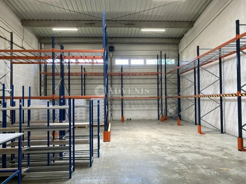 Local d’activités dans Vitry-sur-Seine à louer - Photo de l’immeuble – Image 3 sur 11