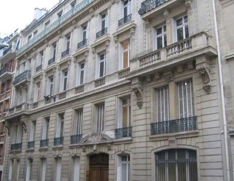 4 Rue Quentin-Bauchart, Paris à louer - Photo de l’immeuble – Image 1 sur 6