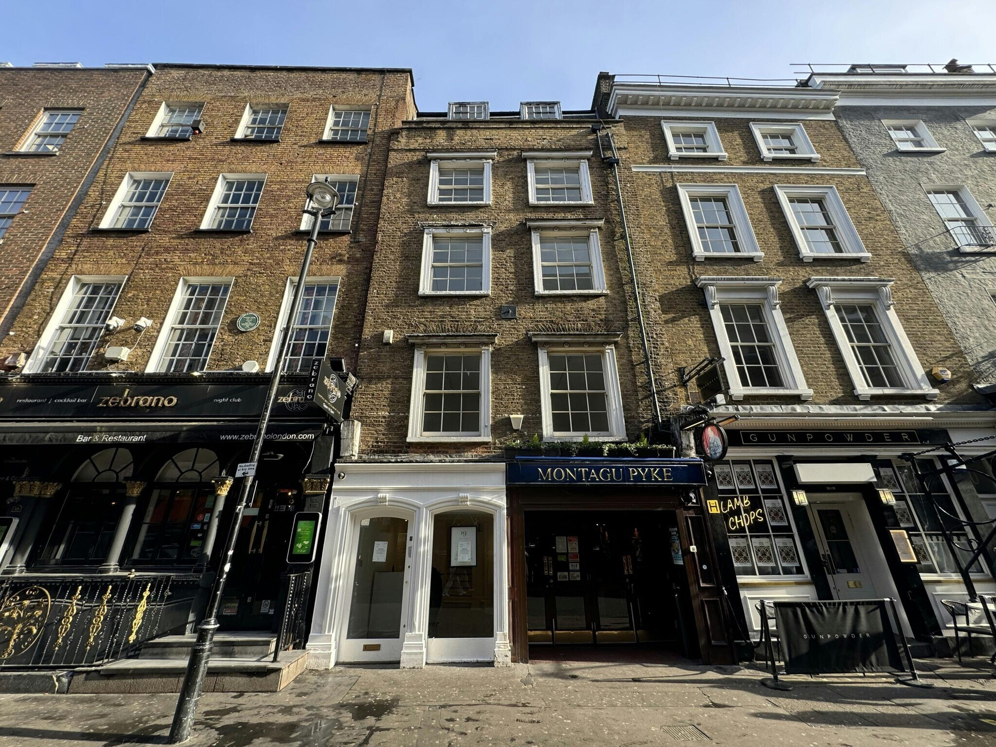 19 Greek St, Londres à louer Photo de l’immeuble– Image 1 sur 8