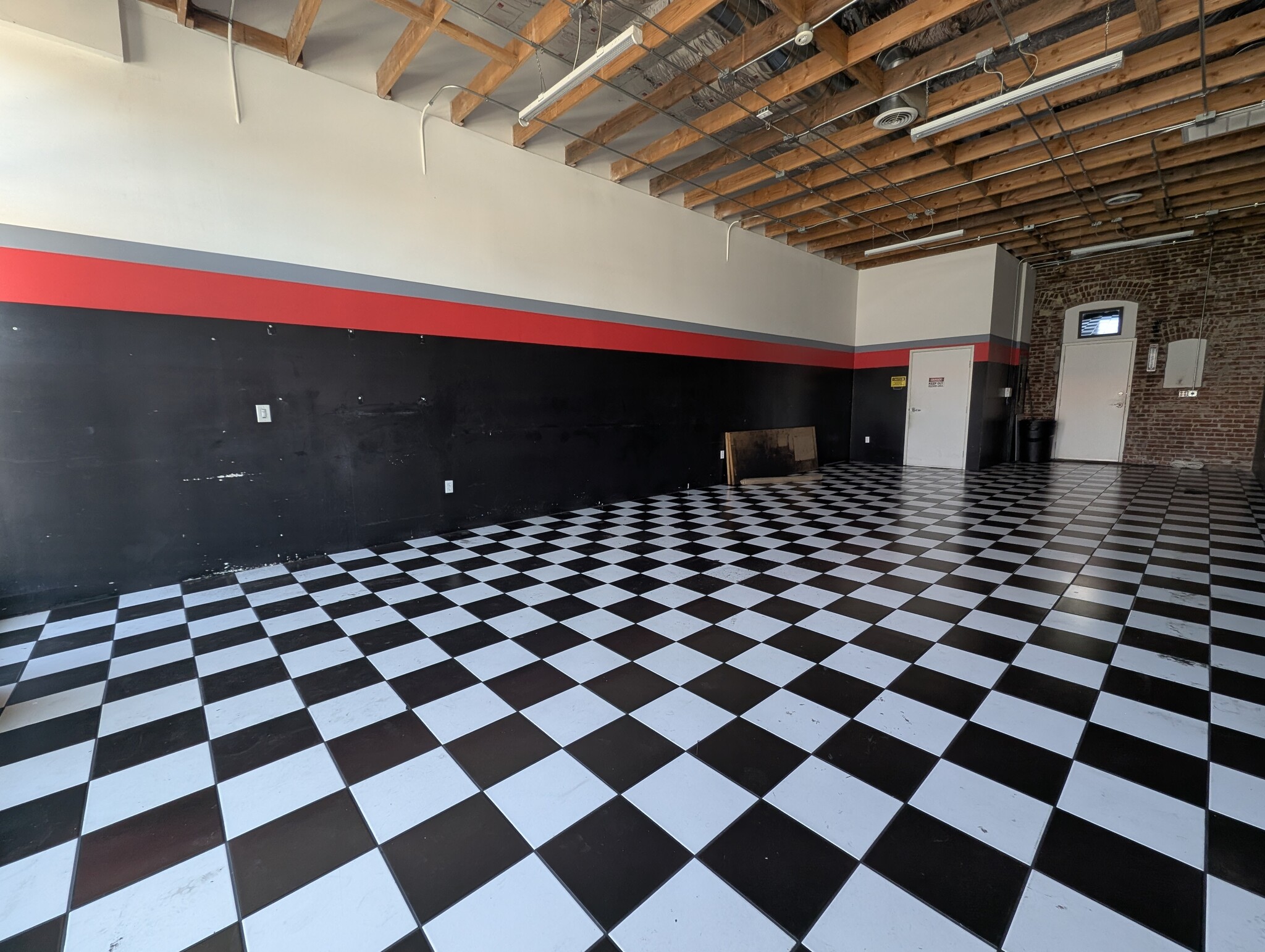 4850 Santa Monica Blvd, Los Angeles, CA à louer Photo intérieure– Image 1 sur 5