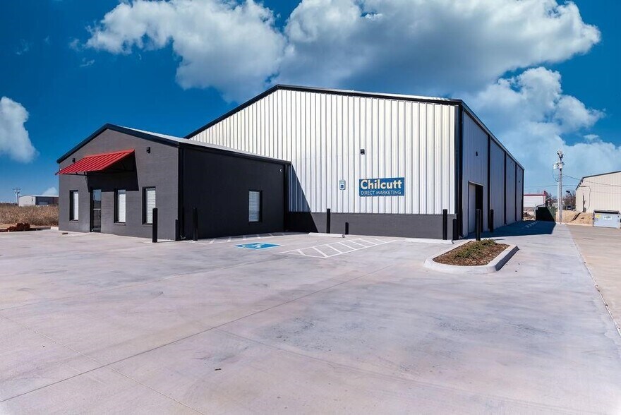 417 NE 144th Pl, Edmond, OK à vendre - Photo principale – Image 1 sur 25