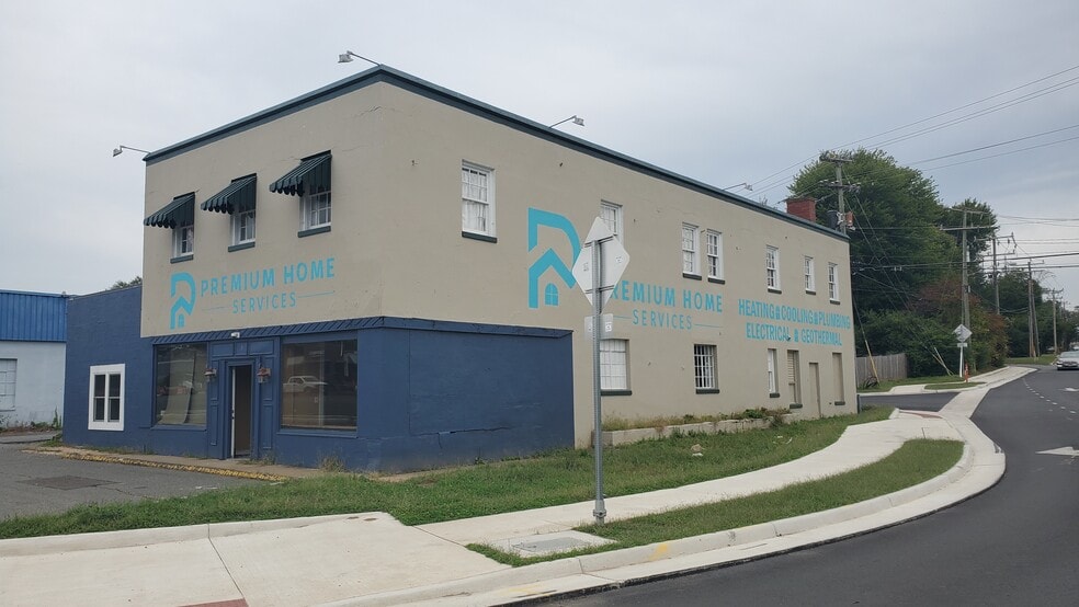 5 Broadview Ave, Warrenton, VA à louer - Photo de l’immeuble – Image 1 sur 21