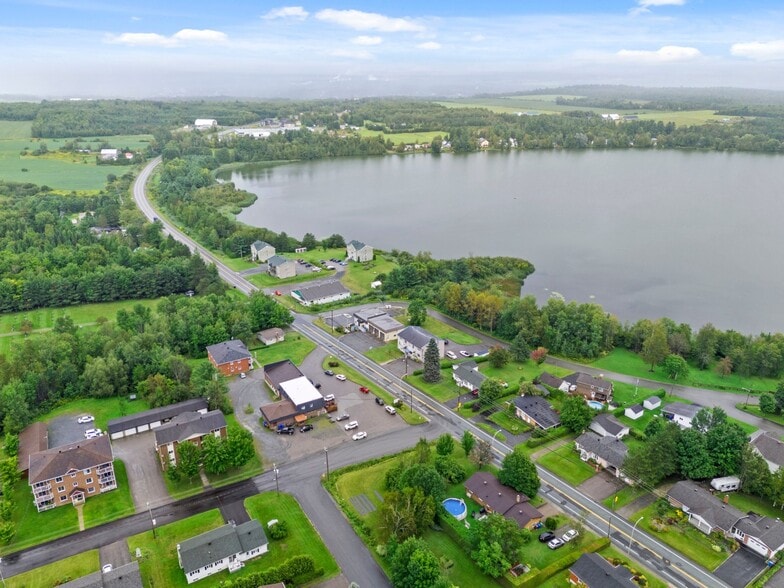 95-99 Principale Rue, St-François-Xavier-de-Brompton, QC à vendre - Aérien – Image 2 sur 2