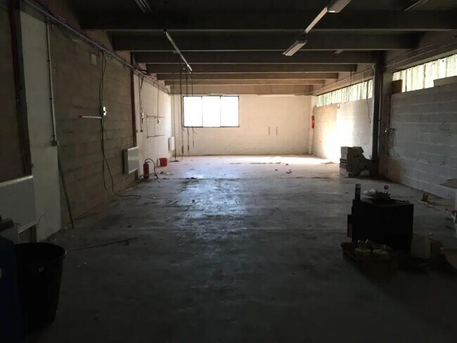 Plus de détails pour Industriel/Logistique à louer