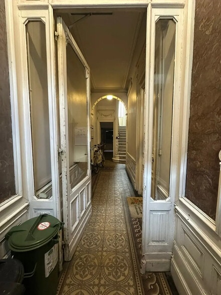 15 Rue Lafaurie De Monbadon, Bordeaux à louer - Photo de l’immeuble – Image 1 sur 7