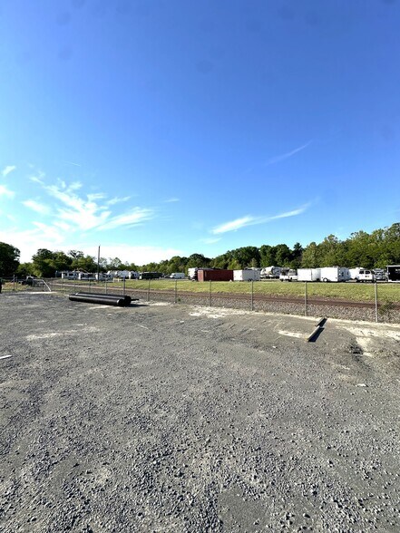 6628 James Madison Hwy, Haymarket, VA à louer - Photo de l’immeuble – Image 3 sur 5