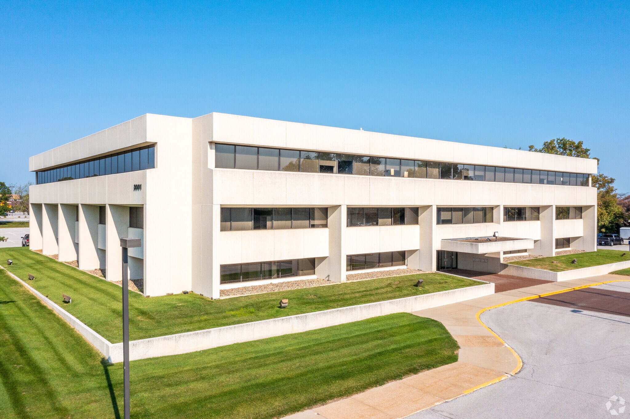 3001 Westown Pky, West Des Moines, IA à louer Photo de l’immeuble– Image 1 sur 8