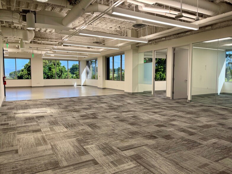 600 Corporate Pointe, Culver City, CA à louer - Photo de l’immeuble – Image 2 sur 6