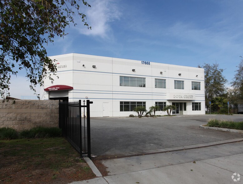 17665 Rowland St, City Of Industry, CA à vendre - Photo de l’immeuble – Image 3 sur 35