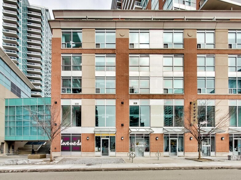 50 Lynn Williams St, Toronto, ON à louer - Photo de l’immeuble – Image 2 sur 10