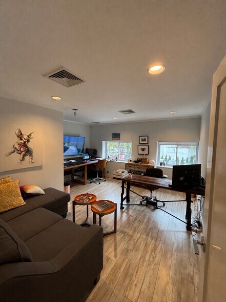 27 Saint Charles St, Thornwood, NY à louer - Photo de l’immeuble – Image 2 sur 10