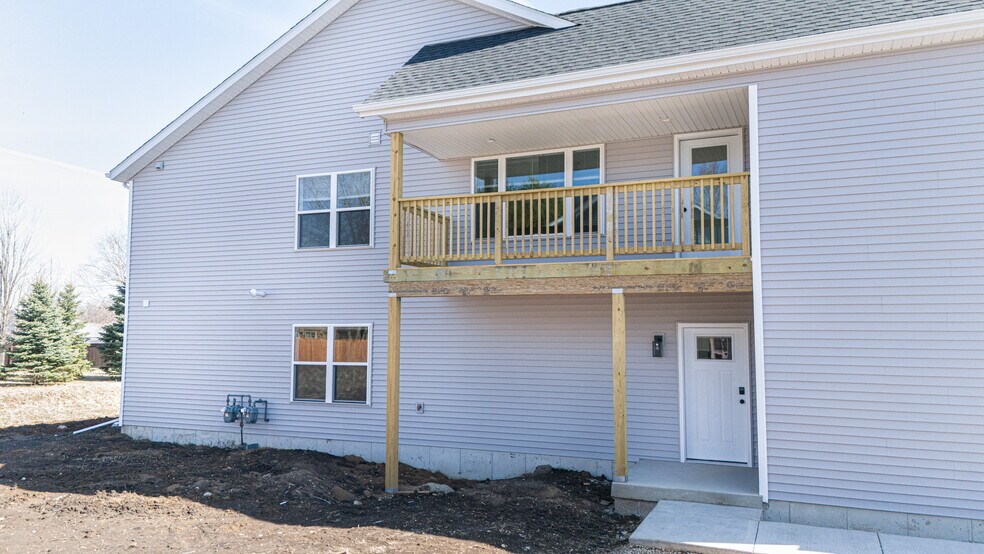 68 E Ash Ln, Milton, WI à vendre - Photo de l’immeuble – Image 3 sur 12