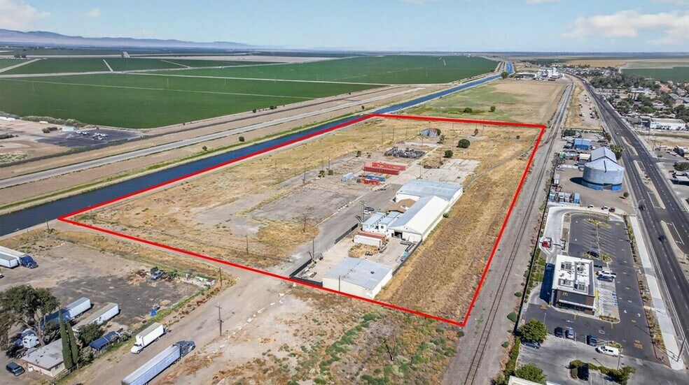 925 M St, Firebaugh, CA à vendre - Photo de l’immeuble – Image 2 sur 47