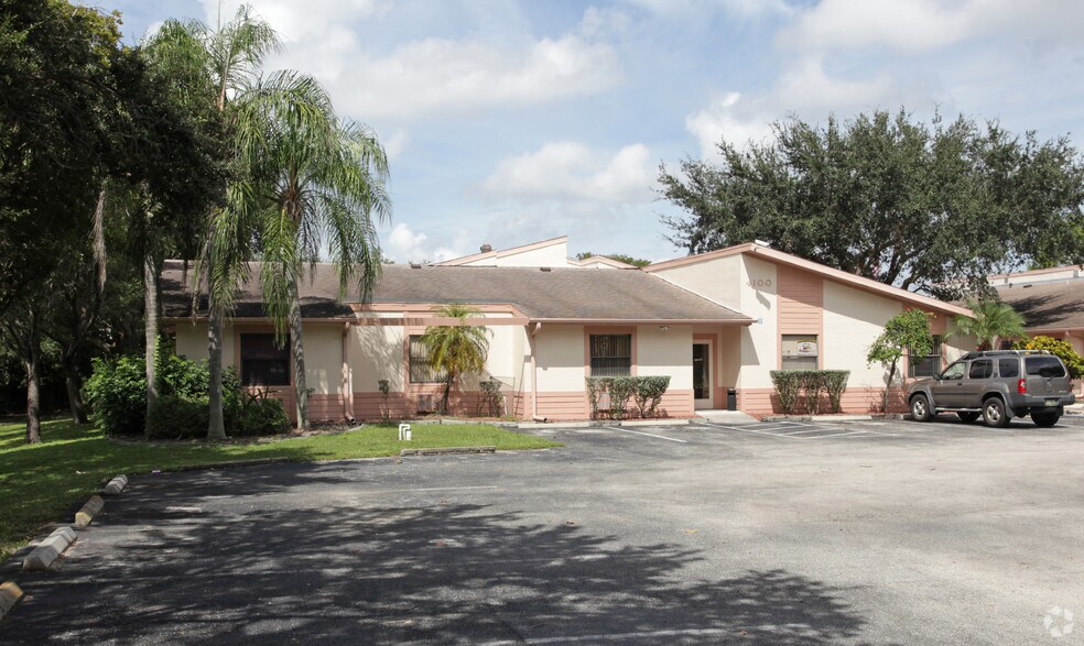 4100 Evans Ave, Fort Myers, FL à vendre - Photo principale – Image 1 sur 32