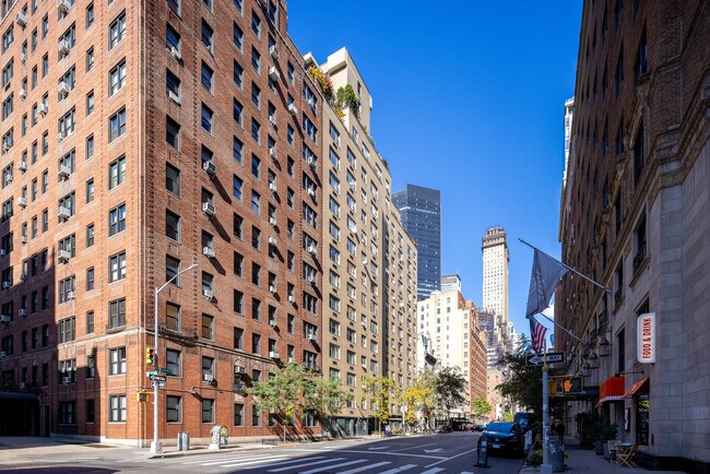 Plus de détails pour 310 Lexington Ave, New York, NY - Logement aux enchères
