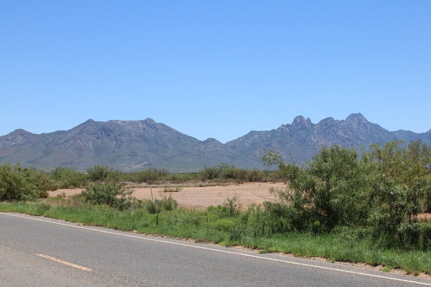 7563 El Centro Boulevard, Las Cruces, NM à vendre - Photo de l’immeuble – Image 2 sur 10