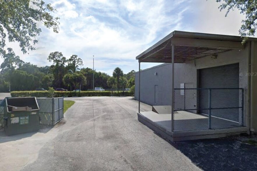 1700-1750 N Tamiami Trl, North Fort Myers, FL à louer - Photo de l’immeuble – Image 2 sur 3