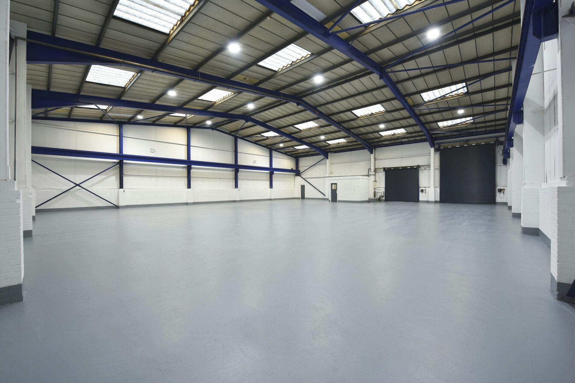 Roundthorn Industrial Estate, Ennis Close, Manchester à louer Photo de l’immeuble– Image 1 sur 11