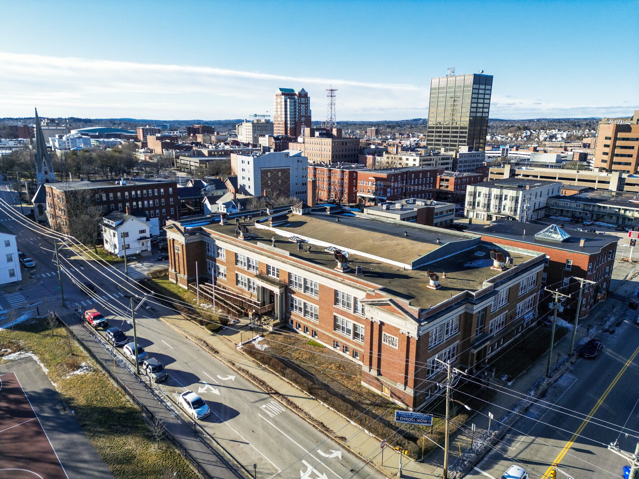 470 Pine St, Manchester, NH à vendre Photo principale– Image 1 sur 7