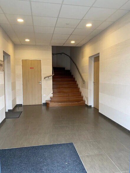 Bureau dans Croissy-sur-Seine à vendre - Photo de l’immeuble – Image 2 sur 9