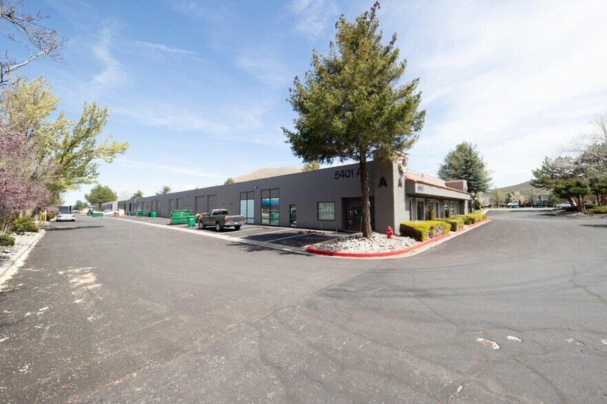 5401 Longley Ln, Reno, NV à louer - Photo de l’immeuble – Image 2 sur 14
