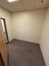 28 Vernon St, Brattleboro, VT à louer Photo intérieure– Image 2 sur 5