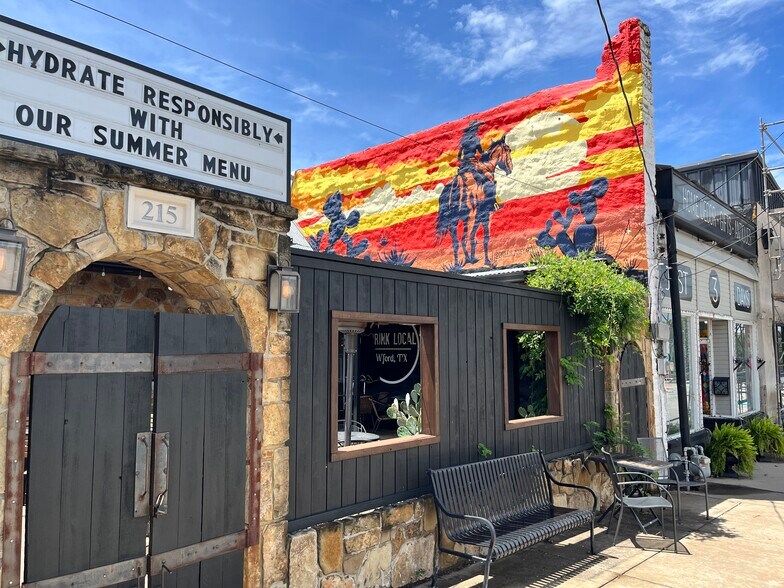 209 N Main St, Weatherford, TX à vendre - Photo de l’immeuble – Image 3 sur 9