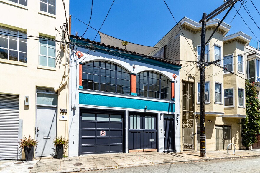 730 Clementina St, San Francisco, CA à louer - Photo de l’immeuble – Image 2 sur 7