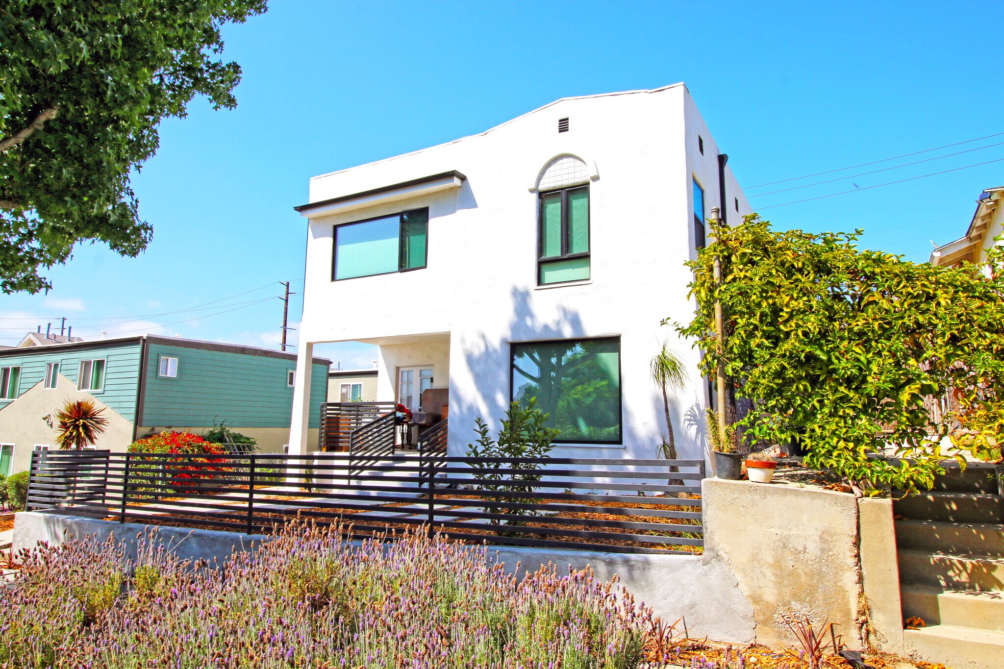 1833 19th St, Santa Monica, CA à vendre Photo de l’immeuble– Image 1 sur 6