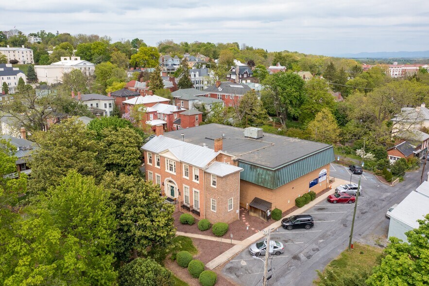 19 S Market St, Staunton, VA à vendre - Photo de l’immeuble – Image 2 sur 46