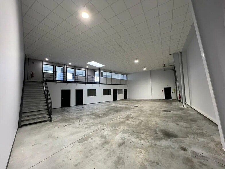 Local d’activités dans GONFREVILLE-L'ORCHER à louer - Photo intérieure – Image 3 sur 7